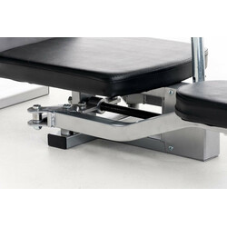 Spagat-träningsmaskin med justerbar ryggstödsvinkel och vadderat säte