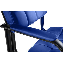 Elegant quiltad stol i konstläder med svart metallram