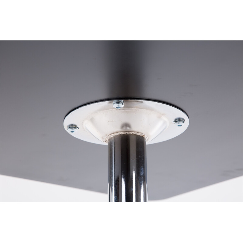 Elegant och mångsidigt ståbord för hem och evenemang