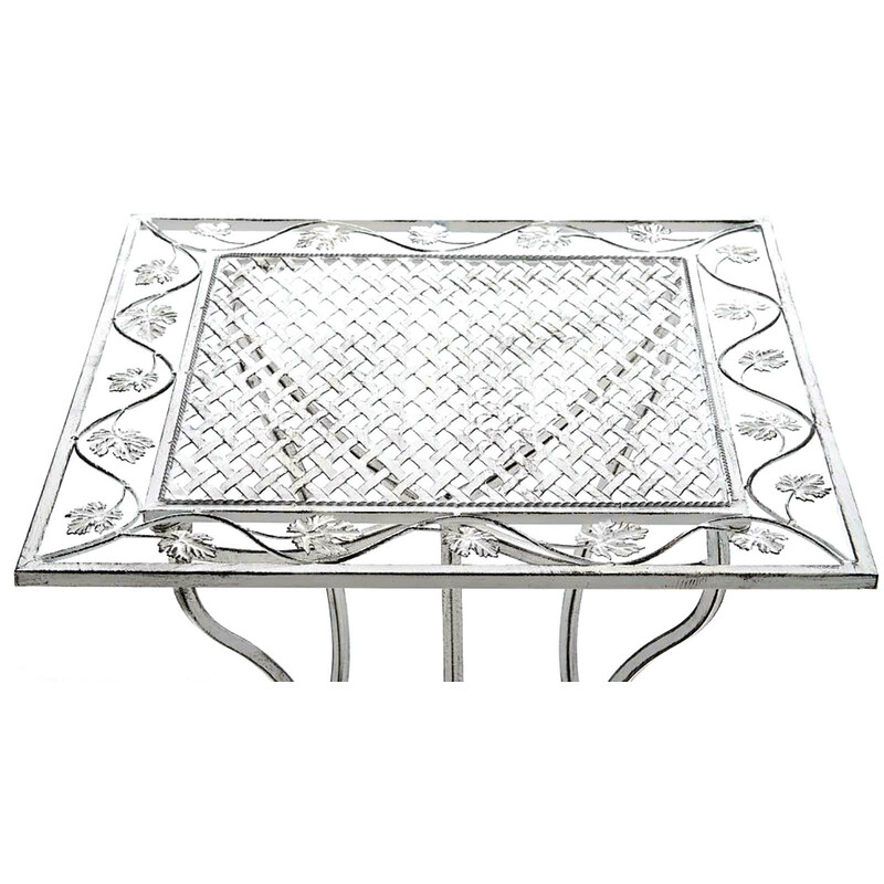 Nostalgisk sittgrupp i järn för uteplats och trädgård