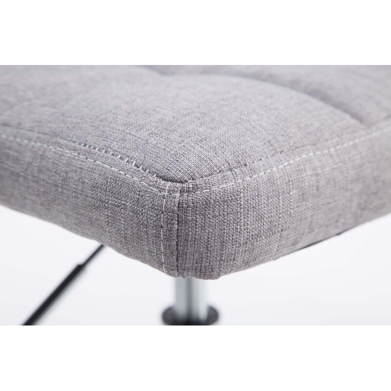 Höjdjusterbara barstolar i tyg med kromdetaljer