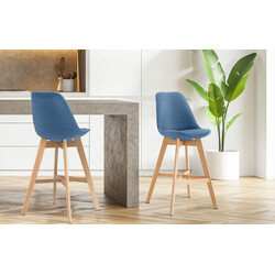 Moderna tidlösa barstolar i ek med tygklädsel