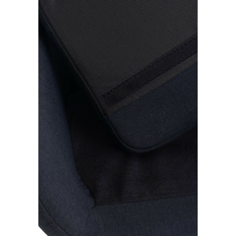 Eleganta moderna barstolar med bekväm vadderad sits