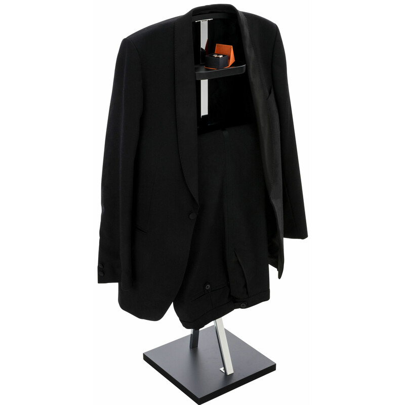 Unisex klädställning i krommetall med träfärger för hemmet