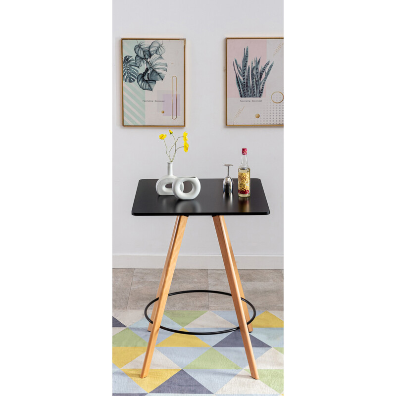 Elegant ståbord i bok med skandinavisk design