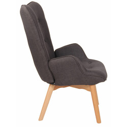 Bekväm chesterfield fåtölj med klassisk design och bokträben