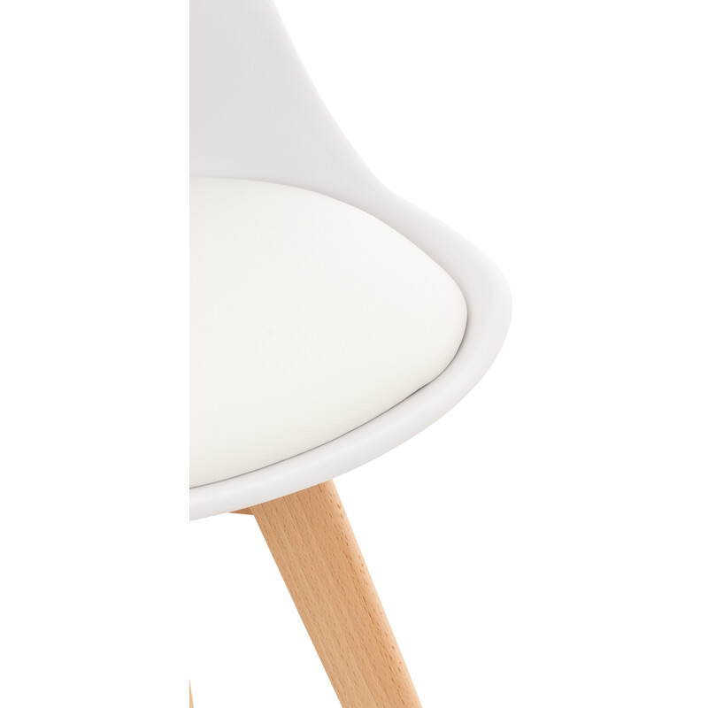 Bekväm stol med hållbar plast och bokträstomme