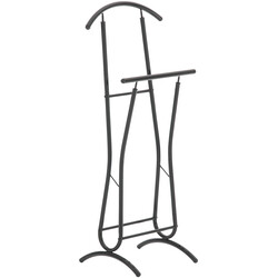 Stilren klädställning med hylla för kläder och skor