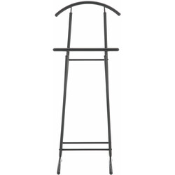 Stilren klädställning med hylla för kläder och skor