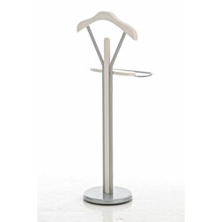 Elegant och praktisk klädvårdare i krom och träfärger