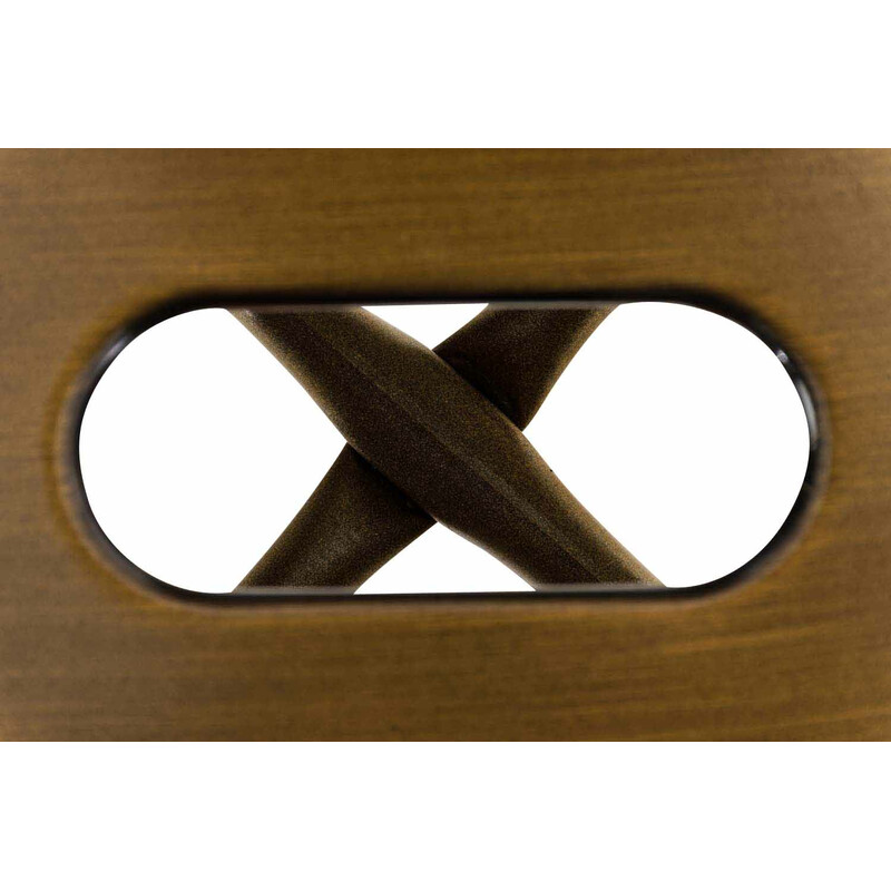 Stabila barstolar i metall med bekvämt fotstöd