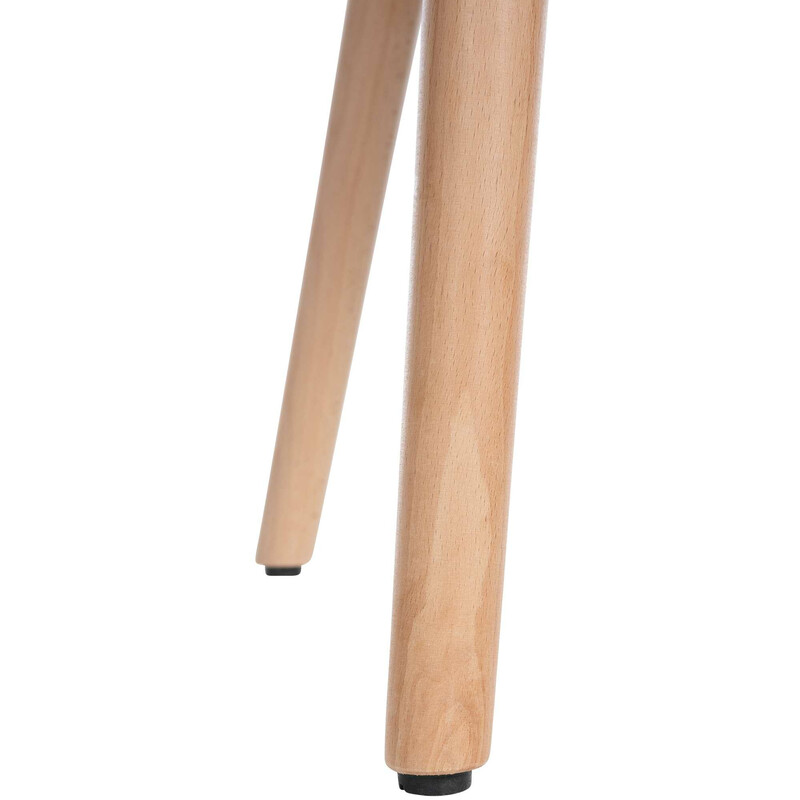 Modern bekväm fåtölj med träben och tygklädsel