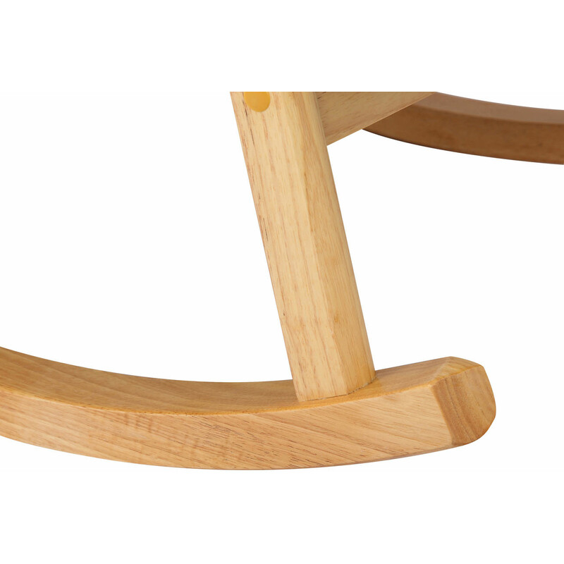 Bekväm och modern gungstol med trämedar