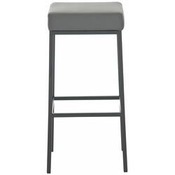 Klassiska barstolar i konstläder med hållbar metallstomme