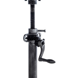 Elegant justerbart ståbord i furu och metall