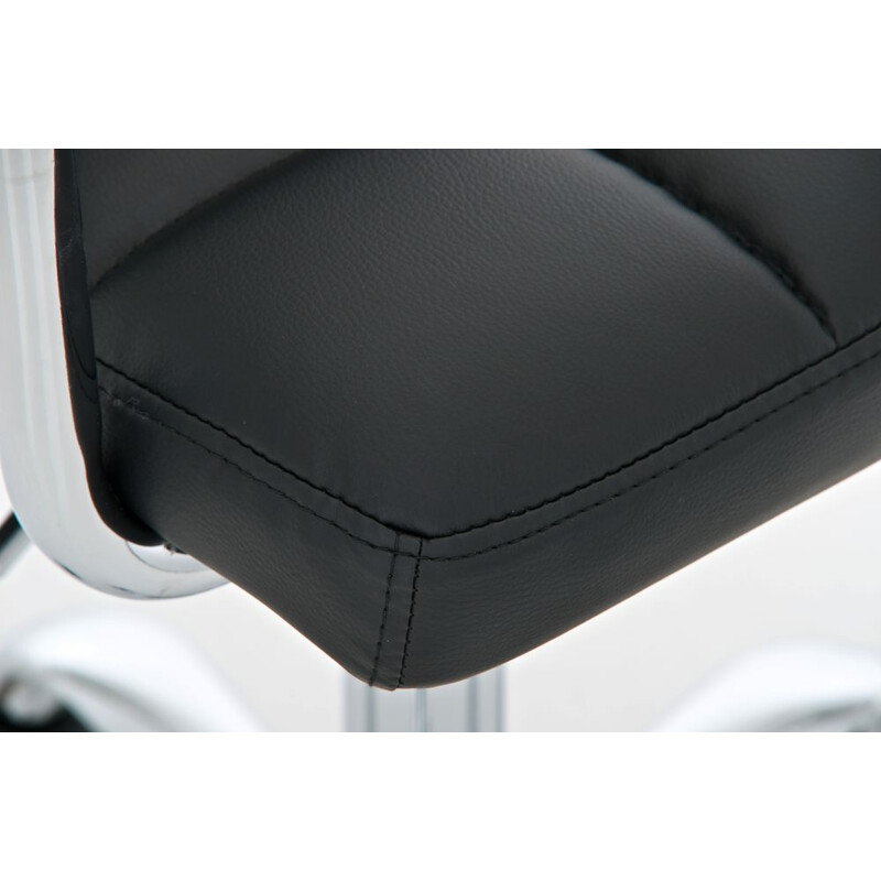 Bekväm kontorsstol i konstläder med justerbar höjd