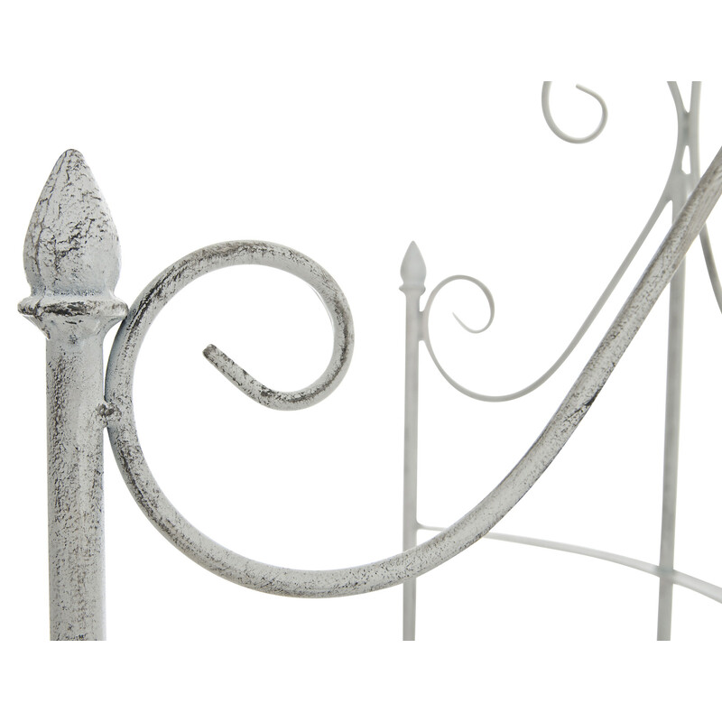 Handgjord järnspaljé för klätterväxter i rustik design