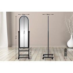 Stilren golvspegel med justerbar lutning och hjul