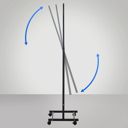 Stilren golvspegel med justerbar lutning och hjul