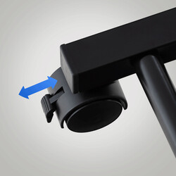 Stilren golvspegel med justerbar lutning och hjul