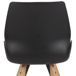 Bekväm besöksstol med hållbar träbas och materialval