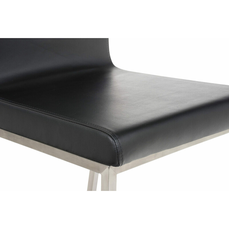 Eleganta matstolar i konstläder med hög ryggstöd