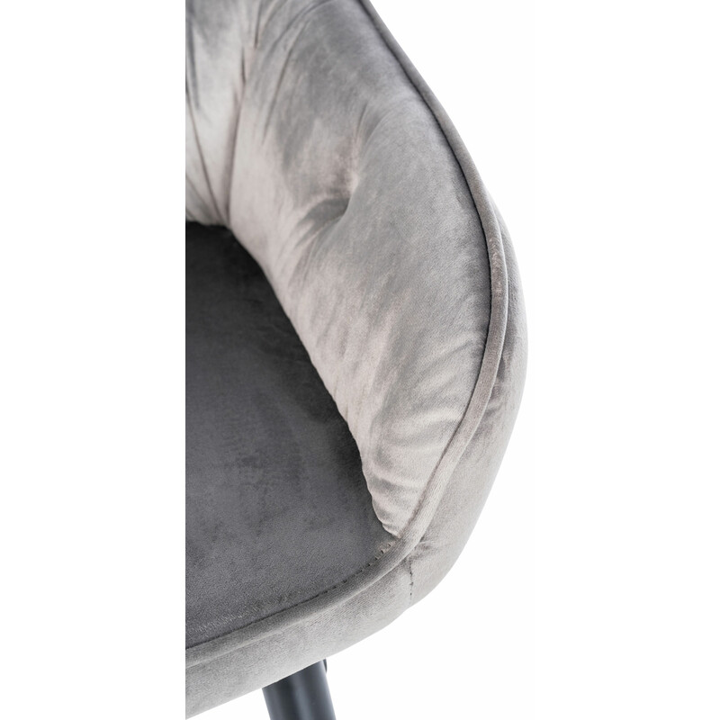 Elegant och bekväm matstol med modern design