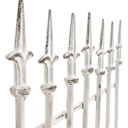 Handgjorda järnspaljéer för trädgårdsdekoration och klätterväxter