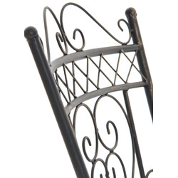 Elegant trädgårdsstol i antik stil med järnram