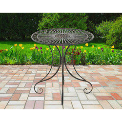 Charmigt trädgårdsbord i järn med nostalgisk design