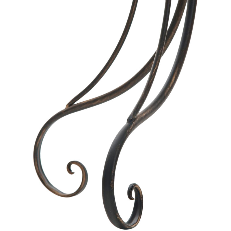 Charmigt trädgårdsbord i järn med nostalgisk design