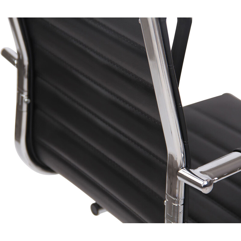 Moderna gungstolar i läder med kromfärgad metallram