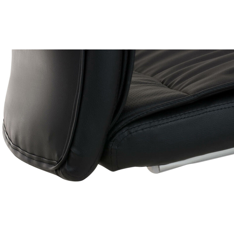 Lyxiga ergonomiska stolar med konstläder och kromdetaljer