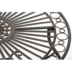 Nostalgiskt handgjort järnbord med antikpatina för trädgård