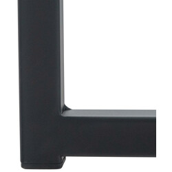 Lyxig fåtölj i sammet med stabil metallram