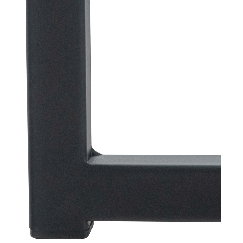 Lyxig fåtölj i sammet med stabil metallram