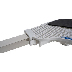 Justerbar universell plattform för tvättmaskiner och hushållsapparater