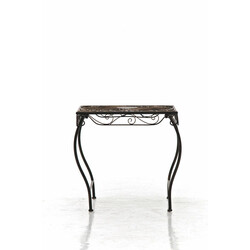 Nostalgiskt handgjort järnbord för trädgård och terrass