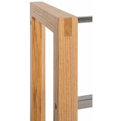 Estetisk hylla för dryckeslådor med trä och metall