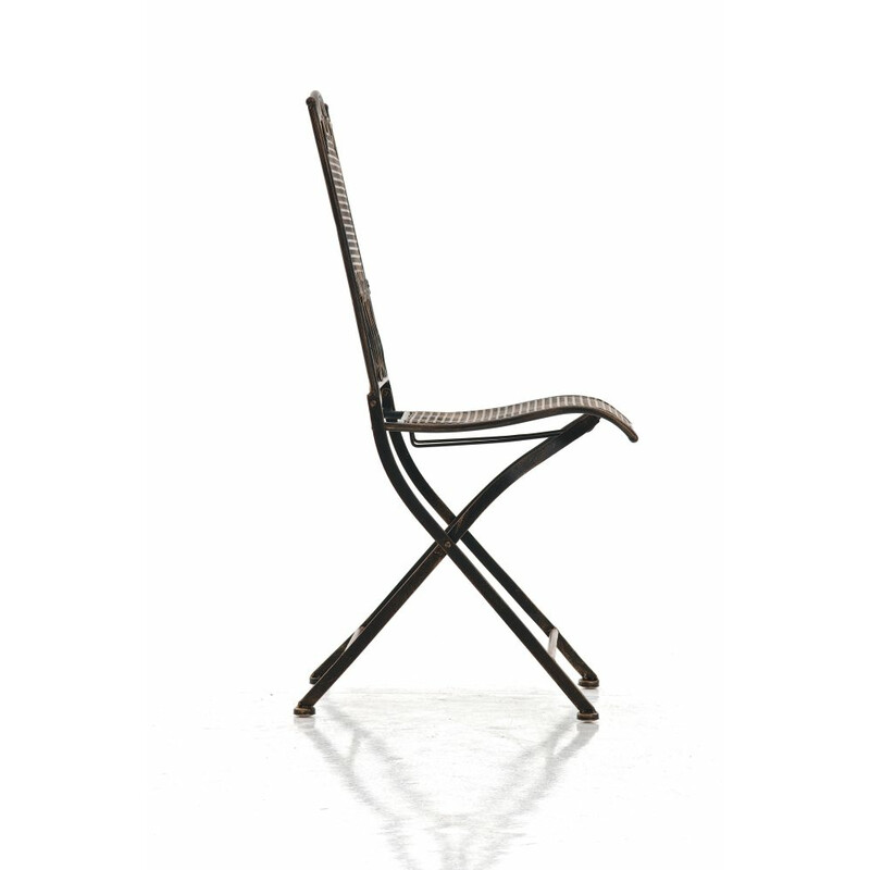 Nostalgisk handgjord trädgårdsstol i järn med antikpatina