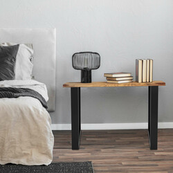 Mångsidigt soffbord med robusta stålben och golvskydd