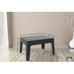 Praktiskt stapelbart trädgårdsbord i UV-beständig plast