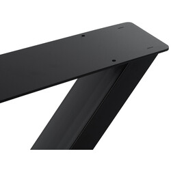 X-formade bordsben i pulverlackerat stål för stabilitet