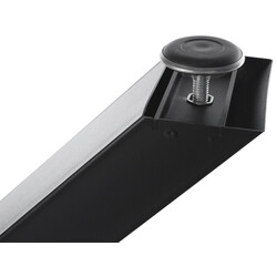 X-formade bordsben i pulverlackerat stål för stabilitet