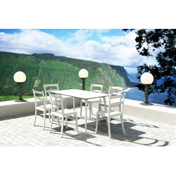 Stapelbar väderbeständig plaststol för inom- och utomhusbruk