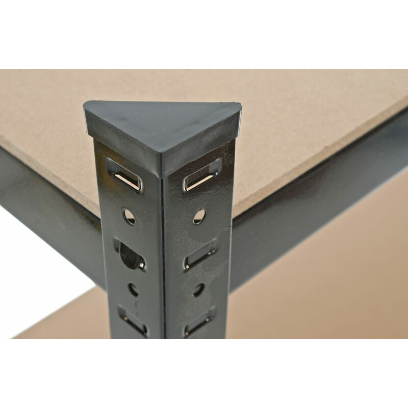 Robust och mångsidigt hyllsystem med justerbara hyllplan