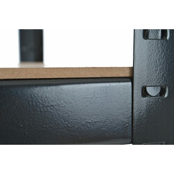 Robust och mångsidigt hyllsystem med justerbara hyllplan