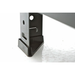 Robust och mångsidigt hyllsystem med justerbara hyllplan