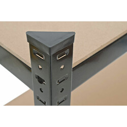 Robust och mångsidigt hyllsystem med justerbara hyllplan