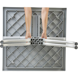 Hållbart hopfällbart bord för utomhusbruk i plast och aluminium